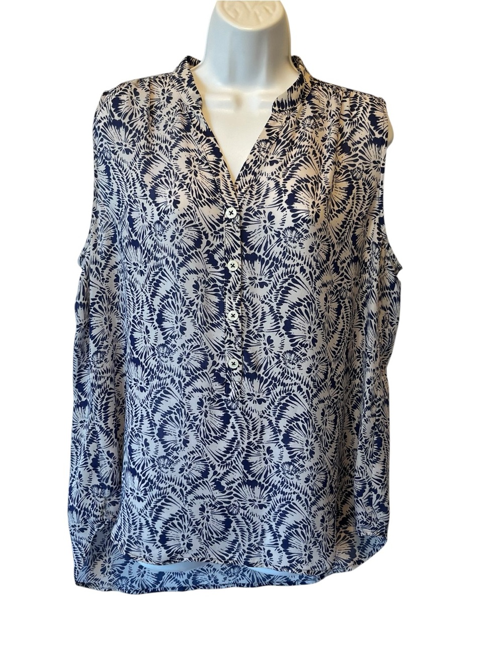 Cabi sleeveless popover blouse L Blue floral Business casual Womens tank top